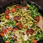 Salade de pâtes au chorizo et aux légumes verts